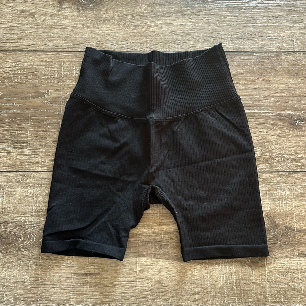 Halara Seamless Flow High Rise Biker Short